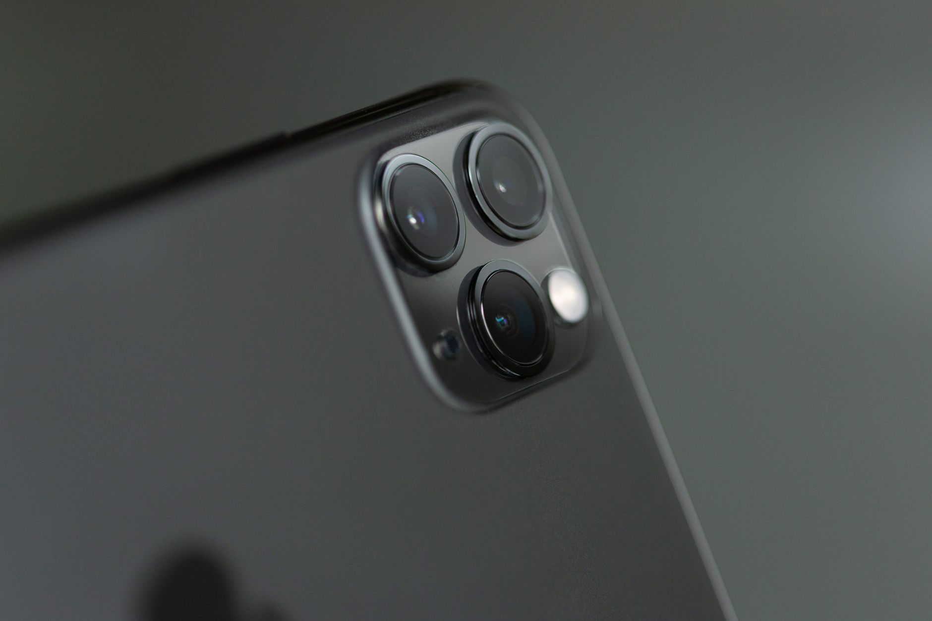 iPhone 18 Pro Max regret